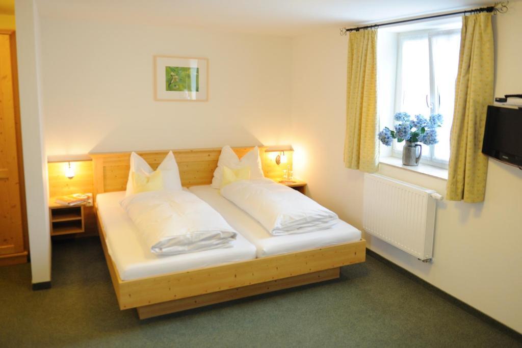 Hotel Eberl Hattenhofen  Zimmer foto